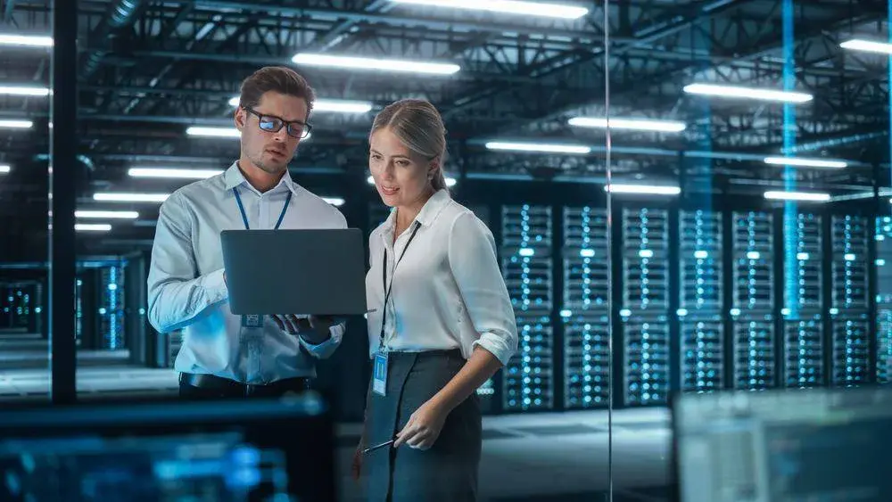 Hybrid Cloud: The Best of Both Worlds for Business IT